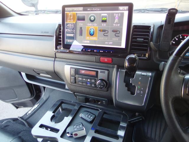 ハイエースバン スーパーＧＬ　ダークプライムＩＩ　４ＷＤ　ディーゼルターボ　ワンオーナー　ユーザー買取　外ナビ　フルセグ　Ｂカメラ　キーフリー＆プッシュスタート　ＬＥＤライト　ＥＴＣ　純１６ＡＷ　ウッドコンビハンドル　両側パワースライドドア（9枚目）