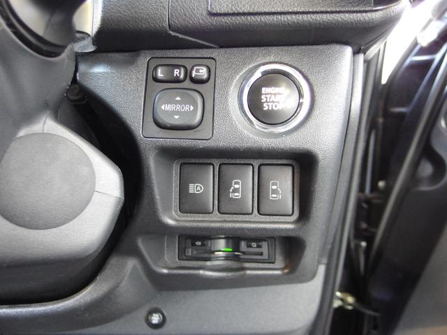 ハイエースバン スーパーＧＬ　ダークプライムＩＩ　４ＷＤ　ディーゼルターボ　ワンオーナー　ユーザー買取　外ナビ　フルセグ　Ｂカメラ　キーフリー＆プッシュスタート　ＬＥＤライト　ＥＴＣ　純１６ＡＷ　ウッドコンビハンドル　両側パワースライドドア（10枚目）