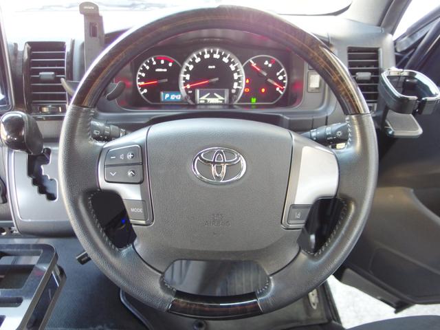 ハイエースバン スーパーＧＬ　ダークプライムＩＩ　４ＷＤ　ディーゼルターボ　ワンオーナー　ユーザー買取　外ナビ　フルセグ　Ｂカメラ　キーフリー＆プッシュスタート　ＬＥＤライト　ＥＴＣ　純１６ＡＷ　ウッドコンビハンドル　両側パワースライドドア（11枚目）