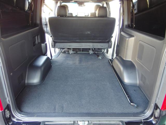 ハイエースバン スーパーＧＬ　ダークプライムＩＩ　４ＷＤ　ディーゼルターボ　ワンオーナー　ユーザー買取　外ナビ　フルセグ　Ｂカメラ　キーフリー＆プッシュスタート　ＬＥＤライト　ＥＴＣ　純１６ＡＷ　ウッドコンビハンドル　両側パワースライドドア（13枚目）