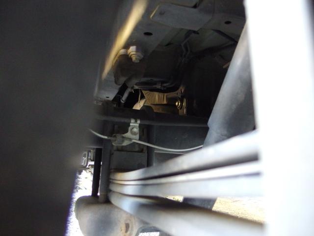 ハイエースバン スーパーＧＬ　ダークプライムＩＩ　４ＷＤ　ディーゼルターボ　ワンオーナー　ユーザー買取　外ナビ　フルセグ　Ｂカメラ　キーフリー＆プッシュスタート　ＬＥＤライト　ＥＴＣ　純１６ＡＷ　ウッドコンビハンドル　両側パワースライドドア（30枚目）