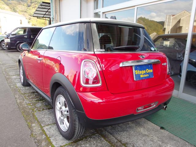 ＭＩＮＩ クーパー　１オーナー　ユーザー買取　禁煙車　外ナビ　ＤＴＶ　純１５ＡＷ　ＨＩＤヘッドライト　キーフリー（6枚目）
