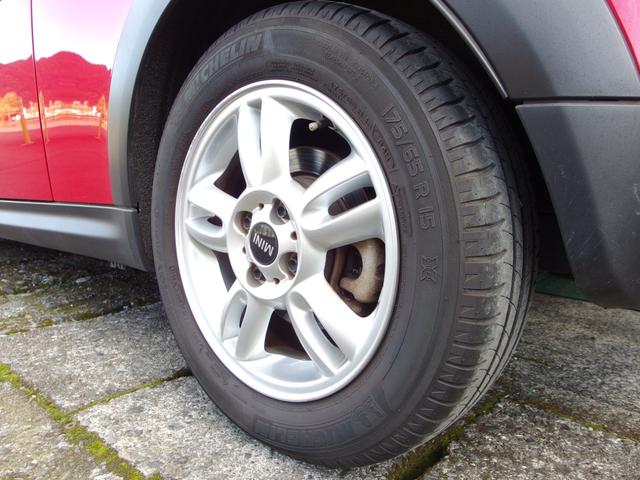 ＭＩＮＩ クーパー　１オーナー　ユーザー買取　禁煙車　外ナビ　ＤＴＶ　純１５ＡＷ　ＨＩＤヘッドライト　キーフリー（9枚目）