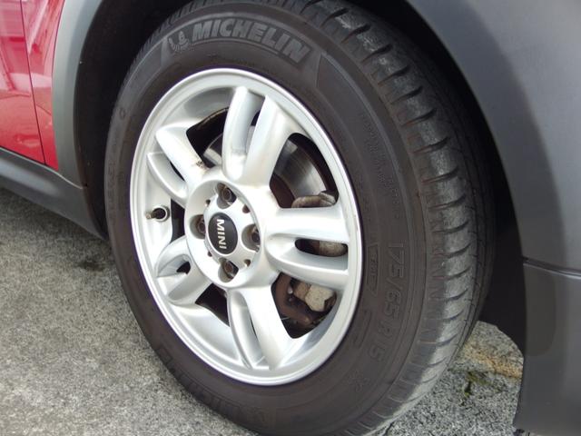 ＭＩＮＩ クーパー　１オーナー　ユーザー買取　禁煙車　外ナビ　ＤＴＶ　純１５ＡＷ　ＨＩＤヘッドライト　キーフリー（11枚目）