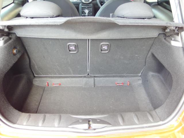 ＭＩＮＩ クーパー　１オーナー　ユーザー買取　禁煙車　外ナビ　ＤＴＶ　純１５ＡＷ　ＨＩＤヘッドライト　キーフリー（15枚目）