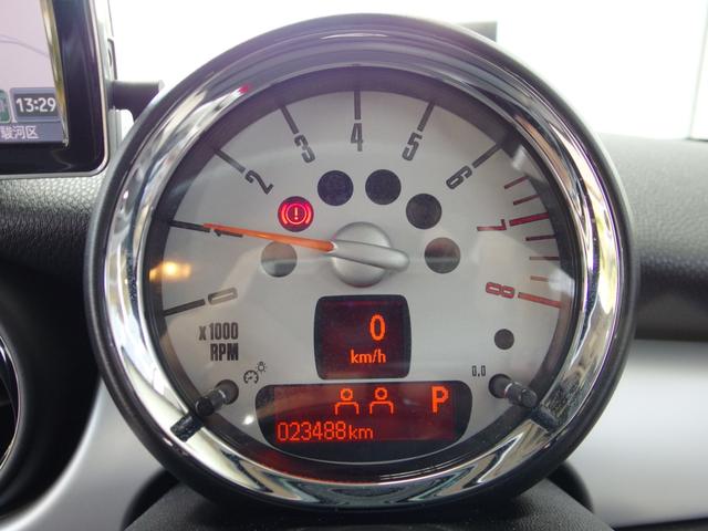 ＭＩＮＩ クーパー　１オーナー　ユーザー買取　禁煙車　外ナビ　ＤＴＶ　純１５ＡＷ　ＨＩＤヘッドライト　キーフリー（19枚目）