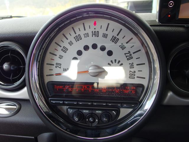 ＭＩＮＩ クーパー　１オーナー　ユーザー買取　禁煙車　外ナビ　ＤＴＶ　純１５ＡＷ　ＨＩＤヘッドライト　キーフリー（20枚目）