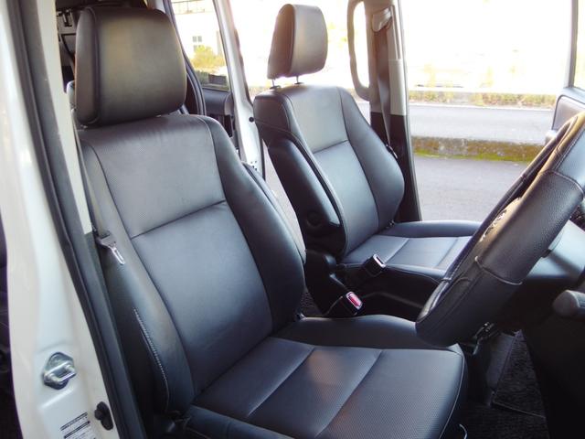 エスクァイア Ｇｉ　ユーザー買取・禁煙車・ワンオーナー・純エアロ・純フリップダウンモニター・クルコン・レーダーブレーキ・ＥＴＣ・ヒーター付き黒レザーシート・ＬＫＡ・純ワイドナビ・Ｂカメラ・フルセグＴＶ・両側パワスラ（11枚目）