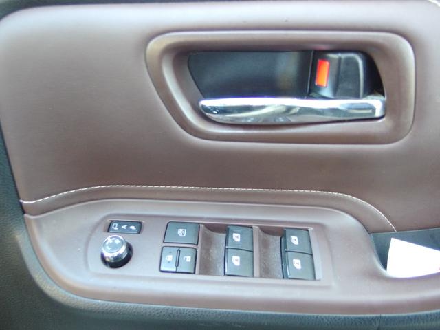 エスクァイア Ｇｉ　ユーザー買取・禁煙車・ワンオーナー・純エアロ・純フリップダウンモニター・クルコン・レーダーブレーキ・ＥＴＣ・ヒーター付き黒レザーシート・ＬＫＡ・純ワイドナビ・Ｂカメラ・フルセグＴＶ・両側パワスラ（13枚目）