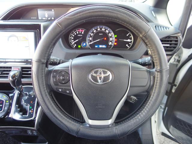 エスクァイア Ｇｉ　ユーザー買取・禁煙車・ワンオーナー・純エアロ・純フリップダウンモニター・クルコン・レーダーブレーキ・ＥＴＣ・ヒーター付き黒レザーシート・ＬＫＡ・純ワイドナビ・Ｂカメラ・フルセグＴＶ・両側パワスラ（15枚目）