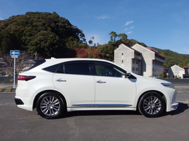 ハリアー プレミアム　サンルーフ　ＴＲＤエアロＦ・Ｓ・Ｒ　ローダウン　純ナビ　アラウンドビューモニター　ＪＢＬ　フルセグ　電動レザーシート　パワーゲート　レーダークルーズ・ブレーキ　ＥＴＣ　禁煙車（14枚目）