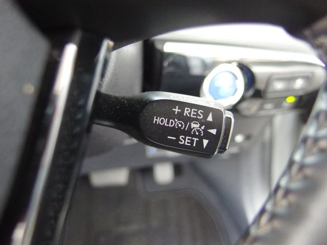 プリウス Aツーリングセレクション マイナー後モデル メーカー縦型ナビ フルセグ Bカメラ ETC2.0 ヒーター付き電動レザーシート レーダークルーズ・ブレーキ キーフリープッシュスタート 外18インチAW 禁煙車(3枚目)