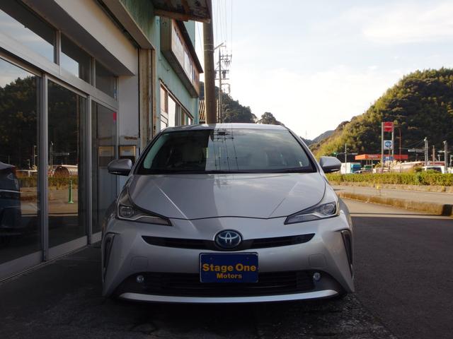 プリウス Aツーリングセレクション マイナー後モデル メーカー縦型ナビ フルセグ Bカメラ ETC2.0 ヒーター付き電動レザーシート レーダークルーズ・ブレーキ キーフリープッシュスタート 外18インチAW 禁煙車(9枚目)