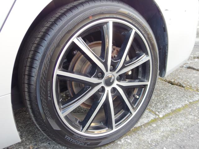 プリウス Aツーリングセレクション マイナー後モデル メーカー縦型ナビ フルセグ Bカメラ ETC2.0 ヒーター付き電動レザーシート レーダークルーズ・ブレーキ キーフリープッシュスタート 外18インチAW 禁煙車(13枚目)