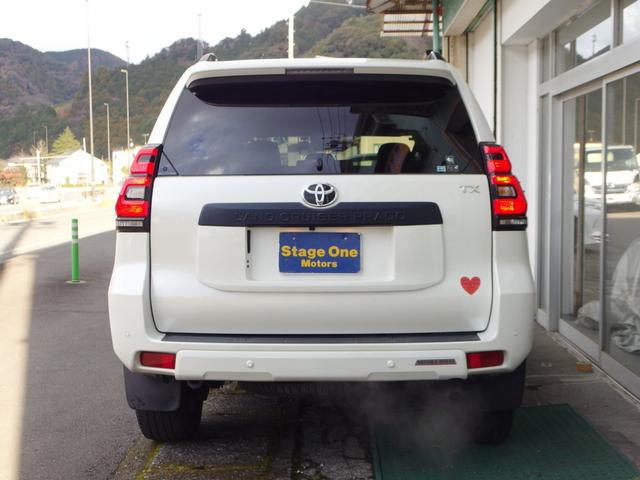 ランドクルーザープラド ＴＸ　Ｌパッケージ　マットブラックエディション　ワンオーナー　ユーザー買取　禁煙車　サンルーフ　外ナビ　フルセグ　Ｂカメラ　電動ベージュレザーシート　ＥＴＣ　純１８ＡＷ　レーダークルーズコントロール　ルーフレール（4枚目）