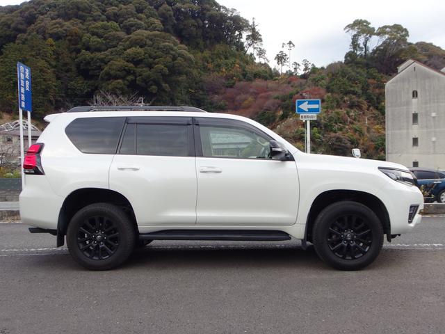 ランドクルーザープラド ＴＸ　Ｌパッケージ　マットブラックエディション　ワンオーナー　ユーザー買取　禁煙車　サンルーフ　外ナビ　フルセグ　Ｂカメラ　電動ベージュレザーシート　ＥＴＣ　純１８ＡＷ　レーダークルーズコントロール　ルーフレール（6枚目）