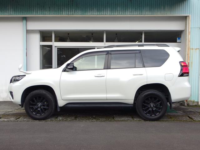 ランドクルーザープラド ＴＸ　Ｌパッケージ　マットブラックエディション　ワンオーナー　ユーザー買取　禁煙車　サンルーフ　外ナビ　フルセグ　Ｂカメラ　電動ベージュレザーシート　ＥＴＣ　純１８ＡＷ　レーダークルーズコントロール　ルーフレール（7枚目）