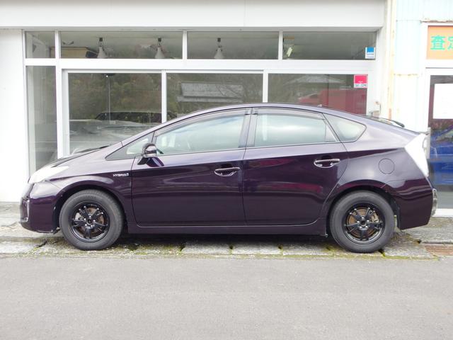 プリウス Ｇ　ユーザー買取　ＨＩＤライト　純正ナビ　フルセグ　Ｂカメラ　キーフリー＆プッシュスタート　クルーズコントロール　電動ハーフレザーシート　純１５ＡＷ（4枚目）