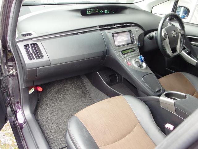 プリウス Ｇ　ユーザー買取　ＨＩＤライト　純正ナビ　フルセグ　Ｂカメラ　キーフリー＆プッシュスタート　クルーズコントロール　電動ハーフレザーシート　純１５ＡＷ（8枚目）