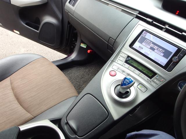 プリウス Ｇ　ユーザー買取　ＨＩＤライト　純正ナビ　フルセグ　Ｂカメラ　キーフリー＆プッシュスタート　クルーズコントロール　電動ハーフレザーシート　純１５ＡＷ（10枚目）