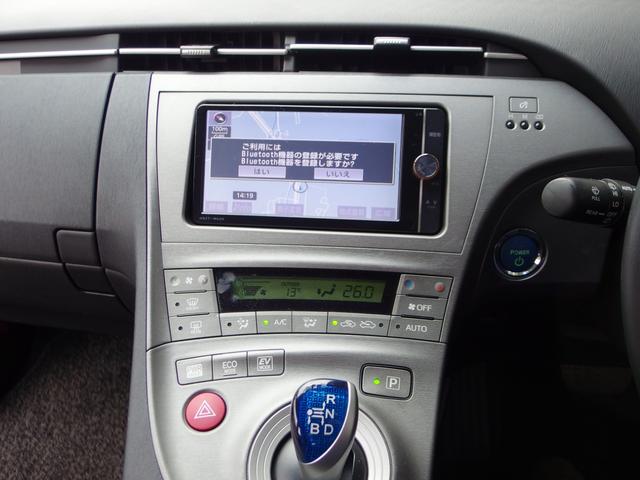 プリウス Ｇ　ユーザー買取　ＨＩＤライト　純正ナビ　フルセグ　Ｂカメラ　キーフリー＆プッシュスタート　クルーズコントロール　電動ハーフレザーシート　純１５ＡＷ（11枚目）