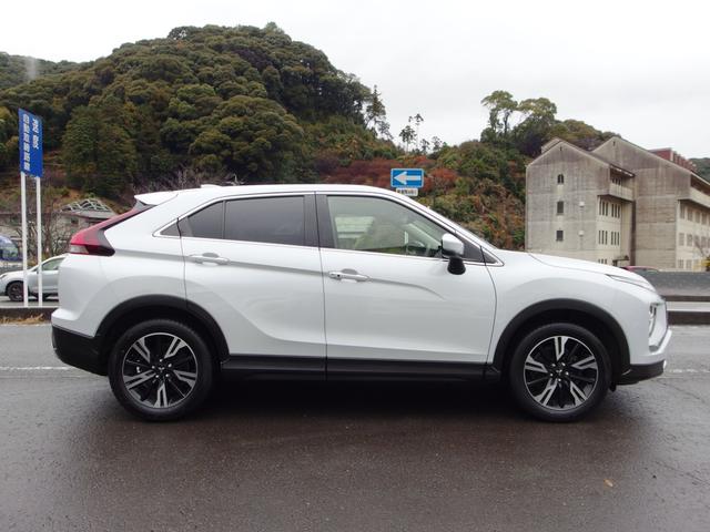 エクリプスクロス Ｇ　ＡＬＰＩＮＥ製ＤＡ　ＥＴＣ　ヒーター付き電動レザーシート　レーダークルーズ・ブレーキ　純１８インチアルミ　ルームミラー型ドラレコ　ヘッドアップディスプレイ　ユーザー買取車　禁煙車（13枚目）