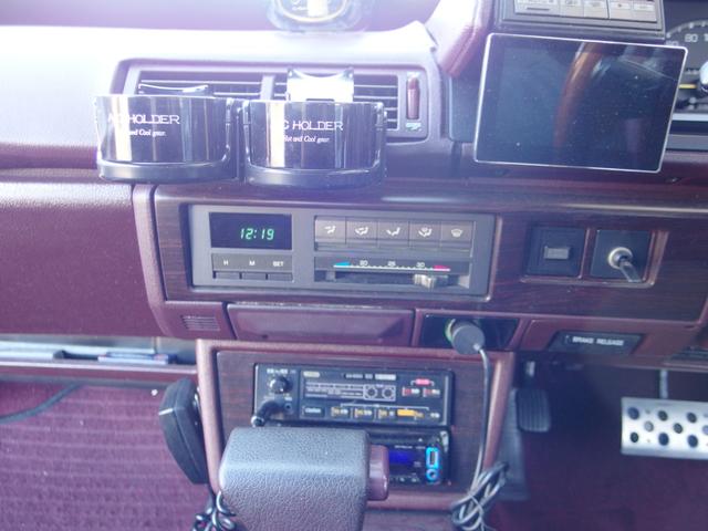 クレスタ スーパールーセント　ローダウン　外マフラー　スピードスター１５インチアルミ＆引張タイヤ　内装一部チンチラ貼り（4枚目）