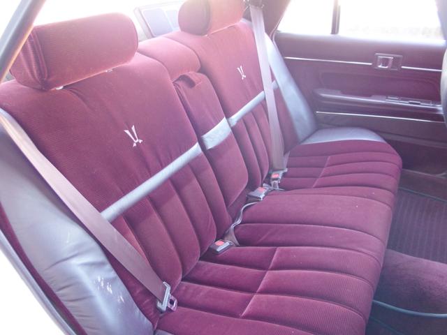 クレスタ スーパールーセント　ローダウン　外マフラー　スピードスター１５インチアルミ＆引張タイヤ　内装一部チンチラ貼り（7枚目）