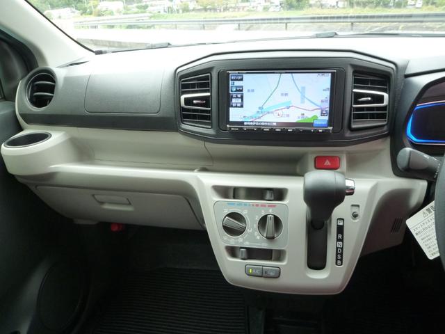 ミライース Ｘ　ＳＡＩＩＩ　ＬＥＤヘッドライト　パナソニックナビ　バックカメラ　Ｂｌｕｅｔｏｏｔｈ　ラジオ　エアコン　パワステ　ＬＥＤヘッドライト　電動ミラー　スマートアシスト３　プライバシーガラス　車検２年付き　整備保証付き（7枚目）