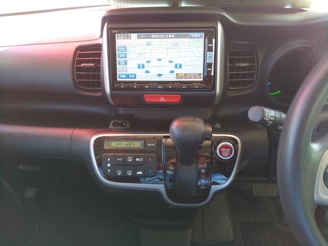 Ｎ－ＢＯＸ Ｇ・Ｌパッケージ　ＥＴＣ　バックカメラ　両側電動スライドドア　ナビ　衝突被害軽減システム　スマートキー　アイドリングストップ　電動格納ミラー　ベンチシート　ＣＶＴ　盗難防止システム　ＡＢＳ　ＥＳＣ　チップアップシート（4枚目）