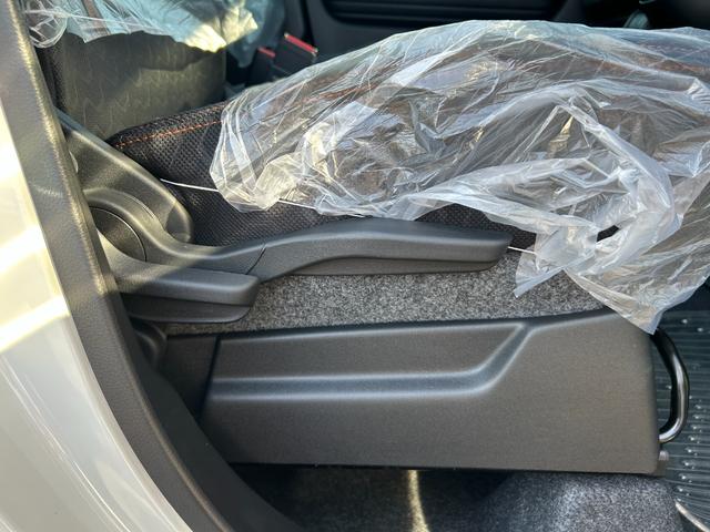 スペーシアギア ハイブリッドXZ 届出済未使用車 新車保証継承渡 ナビ半キャ インテリキー 電動ミラー アルミホイール LED ルーフレール シートヒーター セキュリティ 横滑り防止装置 アイドリングストップ オートエアコン パワステ(25枚目)