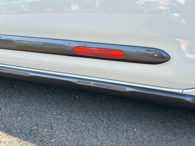 スペーシアギア ハイブリッドXZ 届出済未使用車 新車保証継承渡 ナビ半キャ インテリキー 電動ミラー アルミホイール LED ルーフレール シートヒーター セキュリティ 横滑り防止装置 アイドリングストップ オートエアコン パワステ(33枚目)