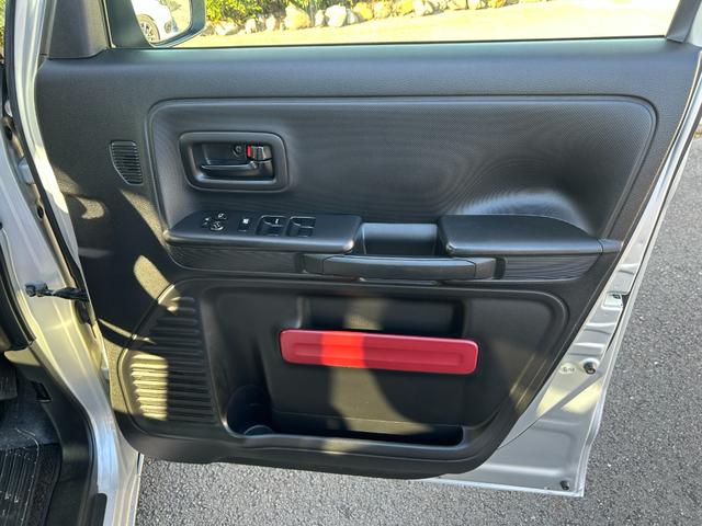 スペーシア ハイブリッドＸ　タイヤ４本新品　ＬＥＤヘッドランプ　アルミ　１年保証　デュアルセンサーブレーキＳ　両側パワードア　スマートエントリー　地デジフルセグ　シ－トヒ－タ－　電格ドアミラー　ｉ－ｓｔｏｐ　フリーキー　ナビＴＶ（62枚目）