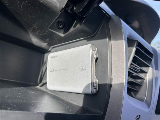 ステラ カスタム　ＲＳ　ターボ　ナビ・バックカメラ　１年保証付　ナビ半キャン　イモビライザー　助手席エアバック　運転席エアバック　地デジフルセグ　パワーウィンドウ　パワーステアリング　キーフリー　ターボエンジン　ＥＴＣ（19枚目）