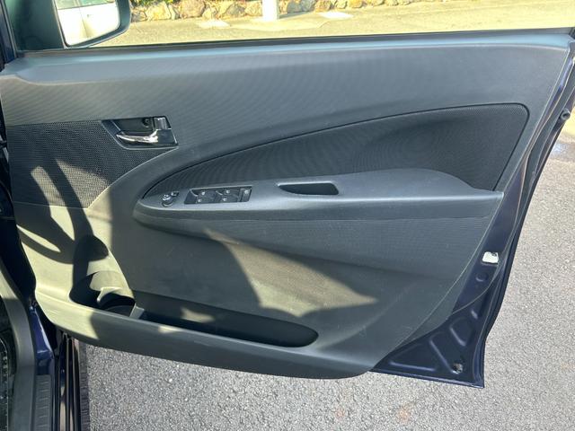 ステラ カスタム　ＲＳ　ターボ　ナビ・バックカメラ　１年保証付　ナビ半キャン　イモビライザー　助手席エアバック　運転席エアバック　地デジフルセグ　パワーウィンドウ　パワーステアリング　キーフリー　ターボエンジン　ＥＴＣ（43枚目）