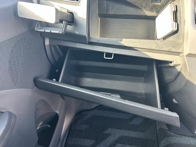 ステラ カスタム　ＲＳ　ターボ　ナビ・バックカメラ　１年保証付　ナビ半キャン　イモビライザー　助手席エアバック　運転席エアバック　地デジフルセグ　パワーウィンドウ　パワーステアリング　キーフリー　ターボエンジン　ＥＴＣ（63枚目）