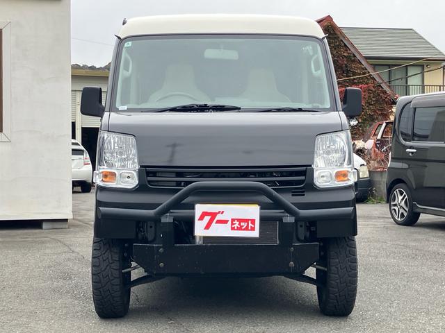 エブリイ PAリミテッド 5速マニュアル リフトUP 15インチ+オープンカントリーR/Tホワイトレター ディスプレイオーディオ バックカメラ ブラックバンパー バンパーガード(3枚目)