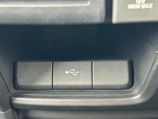 ステップワゴンスパーダ スパーダホンダセンシング　禁煙車・ワンオーナー・デカナビ・ＥＴＣ　助手席エアバッグ　ワンオーナ－　Ｗパワスラ　リアオートエアコン　地デジ　サイドエアバッグ　ＬＥＤライト　横滑り防止システム　オートエアコン　リアカメラ　ＵＳＢ（9枚目）