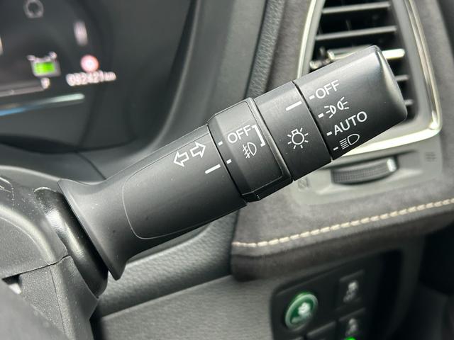 ヴェゼル ハイブリッドＲＳ・ホンダセンシング　ワンオーナー・禁煙車・ナビ・ＥＴＣ　ＥＴＣ付　１オ－ナ－　サイドＳＲＳ　Ｒカメ　フルオートエアコン　ＵＳＢ接続　両席エアバック　スマキー　オートクルーズコントロール　衝突軽減ブレーキシステム　ＡＢＳ（13枚目）