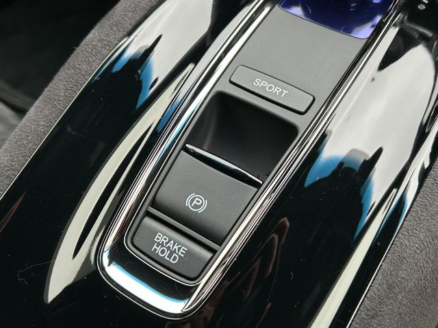 ヴェゼル ハイブリッドＲＳ・ホンダセンシング　ワンオーナー・禁煙車・ナビ・ＥＴＣ　ＥＴＣ付　１オ－ナ－　サイドＳＲＳ　Ｒカメ　フルオートエアコン　ＵＳＢ接続　両席エアバック　スマキー　オートクルーズコントロール　衝突軽減ブレーキシステム　ＡＢＳ（22枚目）