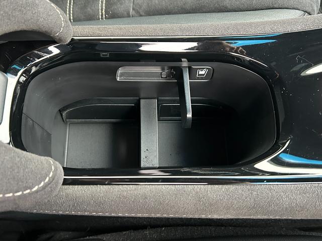 ヴェゼル ハイブリッドＲＳ・ホンダセンシング　ワンオーナー・禁煙車・ナビ・ＥＴＣ　ＥＴＣ付　１オ－ナ－　サイドＳＲＳ　Ｒカメ　フルオートエアコン　ＵＳＢ接続　両席エアバック　スマキー　オートクルーズコントロール　衝突軽減ブレーキシステム　ＡＢＳ（23枚目）