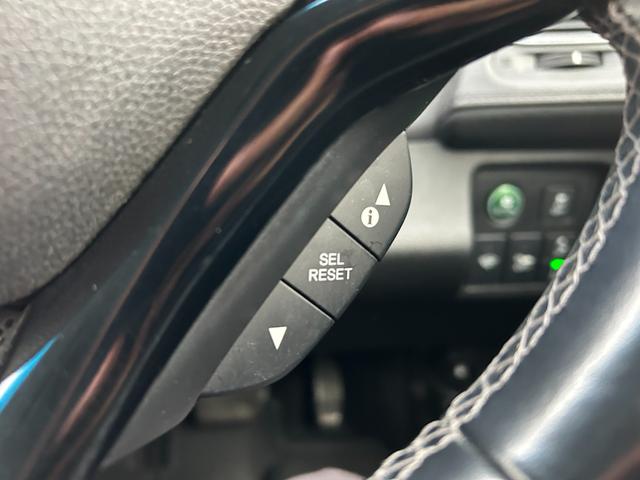 ヴェゼル ハイブリッドＺ・ホンダセンシング　ワンオーナー・禁煙車・ナビ・ドラレコ　レーダーサポート　１オーナ－　ＤＶＤ再生機能　横滑り防止システム　バックアイカメラ　フルセ　シートヒーター付　スマ－トキ－　ＥＣＯモード　パワーウィンド　革シート（13枚目）