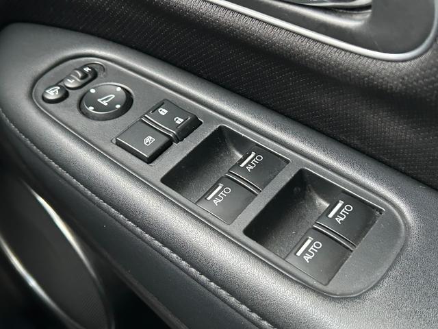 ヴェゼル ハイブリッドＺ・ホンダセンシング　ワンオーナー・禁煙車・ナビ・ドラレコ　レーダーサポート　１オーナ－　ＤＶＤ再生機能　横滑り防止システム　バックアイカメラ　フルセ　シートヒーター付　スマ－トキ－　ＥＣＯモード　パワーウィンド　革シート（16枚目）