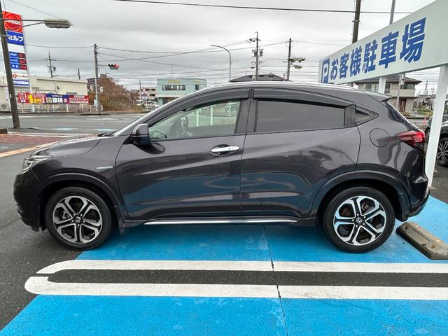 ヴェゼル ハイブリッドＺ・ホンダセンシング　ワンオーナー・禁煙車・ナビ・ドラレコ　レーダーサポート　１オーナ－　ＤＶＤ再生機能　横滑り防止システム　バックアイカメラ　フルセ　シートヒーター付　スマ－トキ－　ＥＣＯモード　パワーウィンド　革シート（25枚目）