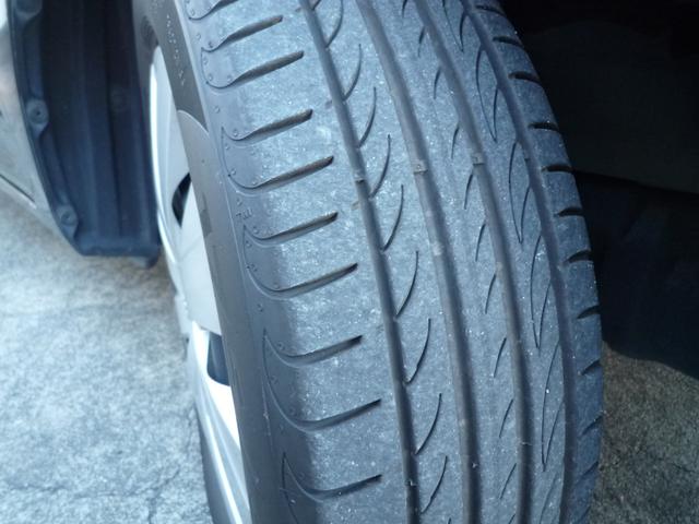 カローラフィールダー ハイブリッドＧ　フルセグナビテレビ　ＥＴＣ　バックカメラ　プッシュスタート　ステアリングリモコン（17枚目）