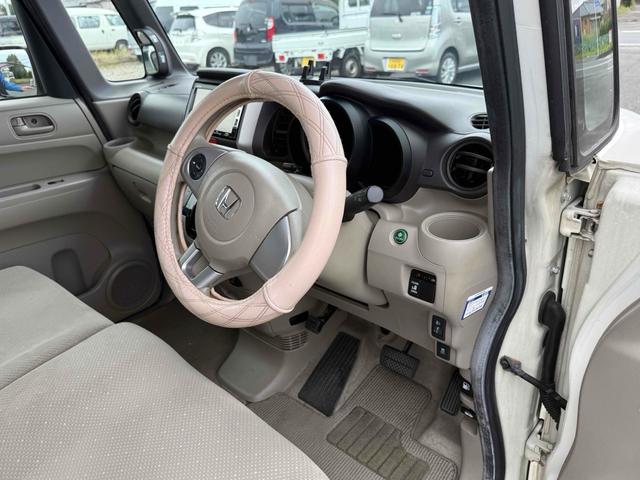 N-BOX G・Lパッケージ バックカメラ 両側スライド・片側電動 ナビ TV スマートキー アイドリングストップ 電動格納ミラー ベンチシート CVT 盗難防止システム ABS ESC CD DVD再生 USB アルミホイール(24枚目)