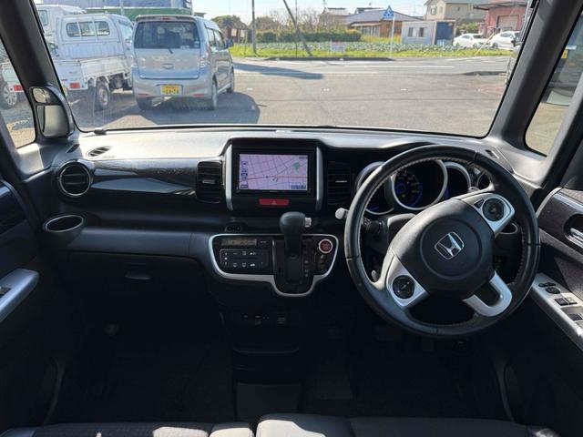 Ｎ－ＢＯＸカスタム Ｇ・ターボＬパッケージ　ＥＴＣ　バックカメラ　両側電動スライドドア　ナビ　ＴＶ　オートクルーズコントロール　衝突被害軽減システム　オートライト　ＨＩＤ　ＬＥＤヘッドランプ　スマートキー　アイドリングストップ　電動格納ミラー（2枚目）