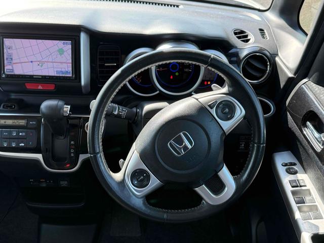 Ｎ－ＢＯＸカスタム Ｇ・ターボＬパッケージ　ＥＴＣ　バックカメラ　両側電動スライドドア　ナビ　ＴＶ　オートクルーズコントロール　衝突被害軽減システム　オートライト　ＨＩＤ　ＬＥＤヘッドランプ　スマートキー　アイドリングストップ　電動格納ミラー（3枚目）