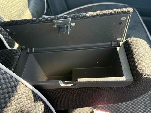 ハスラー Ｇ　ＥＴＣ　ナビ　ＴＶ　衝突被害軽減システム　スマートキー　アイドリングストップ　電動格納ミラー　シートヒーター　ベンチシート　ＣＶＴ　盗難防止システム　ＡＢＳ　ＥＳＣ　ＣＤ　ＵＳＢ（30枚目）