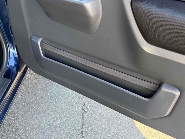 ジムニー ＸＣ　４ＷＤ　電動格納ミラー　ＡＴ　ＡＢＳ　ＣＤ　ルーフレール　アルミホイール　衝突安全ボディ　エアコン　パワーステアリング（31枚目）